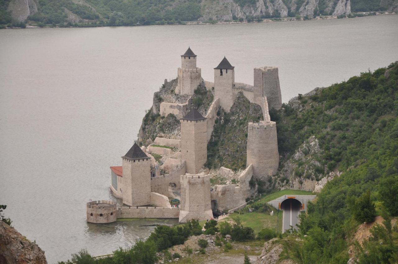 Stara Kovacnica Villa Golubac Eksteriør bilde